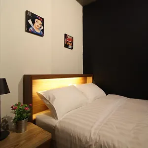 彩蝶旅舍 旅馆
